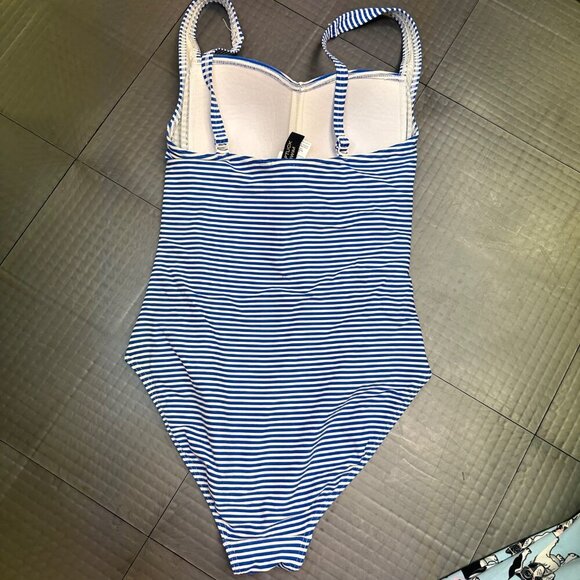 NIPTUCK SWIM WOMENS BLUE AND WHITE STRIP ONE PIECE MULTI FIT CUP SIZE 6 - Picture 4 of 7